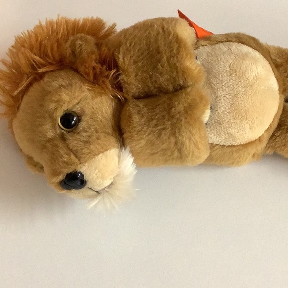 Huggers Lion soft plush toy 8"/20cm by Wild Republic Preloved. - Picture 5 of 8
